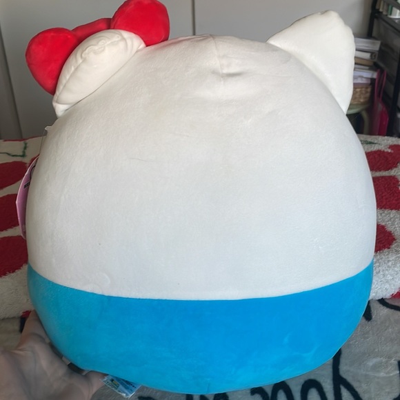 Hello Kitty Original Squishmallow - Picture 3 of 3